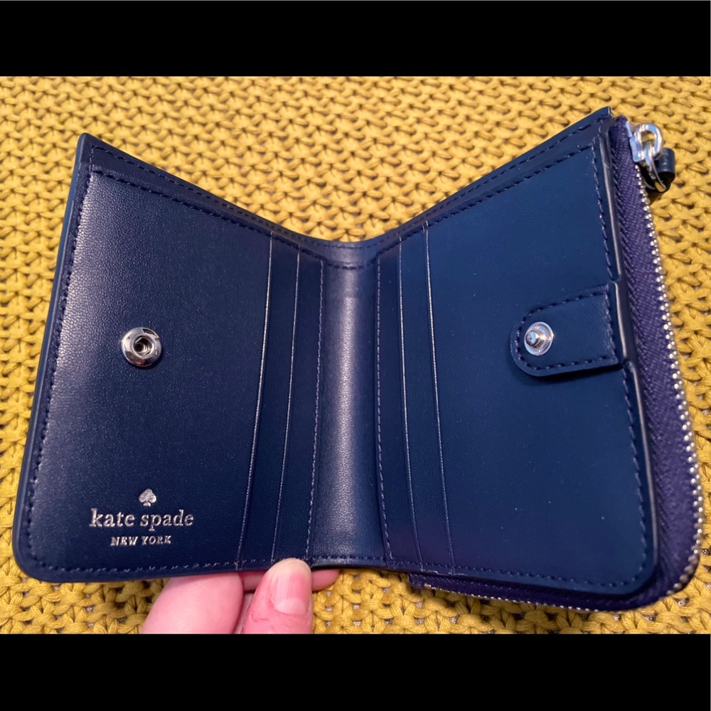 Kate Spade ♠️ small l-zip blue bifold wallet WOW!